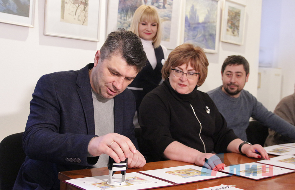 1000wm.jpg 1000wm.jpg